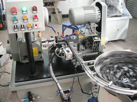 全自动自动攻丝机